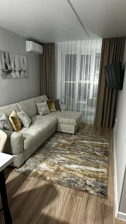 Видовая уютная квартира с дизайнерским ремонтом и видом на реку