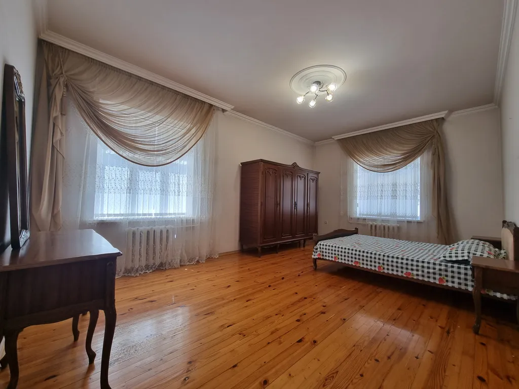 2х этажный дом в самом центре города