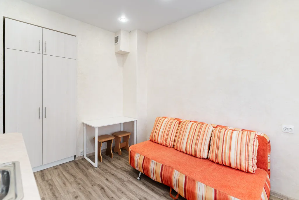 Квартира Уютная студия в центре города — аренда посуточно в Омск