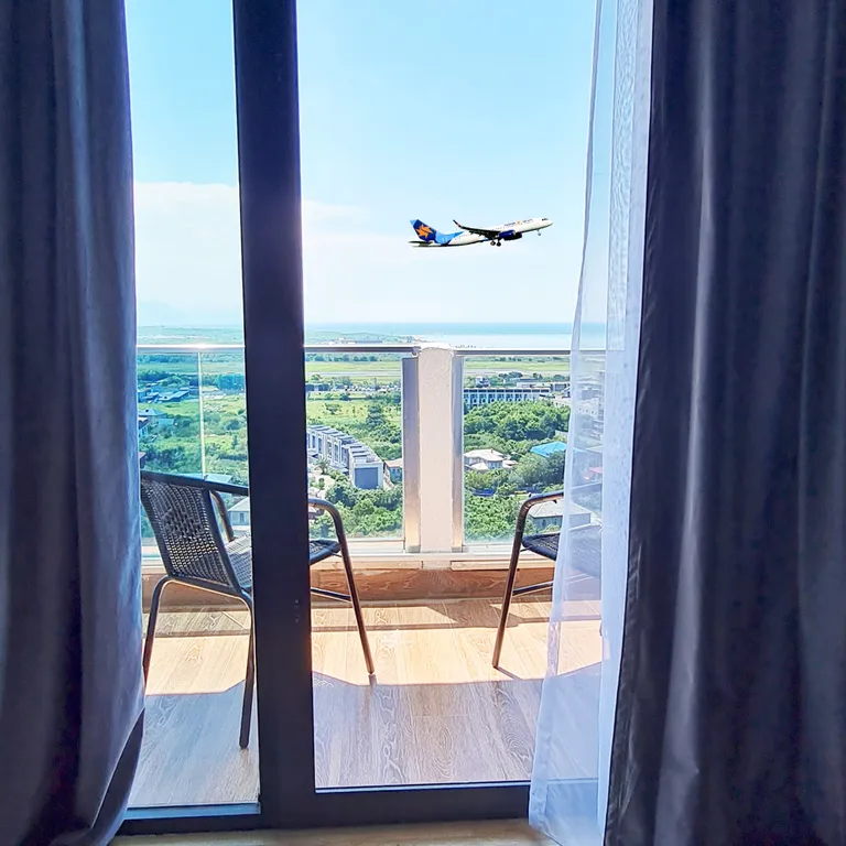 Квартира Апартамент #15: 2 спальни, кухня, гостиная, вид на море и горы — аренда посуточно в Батуми