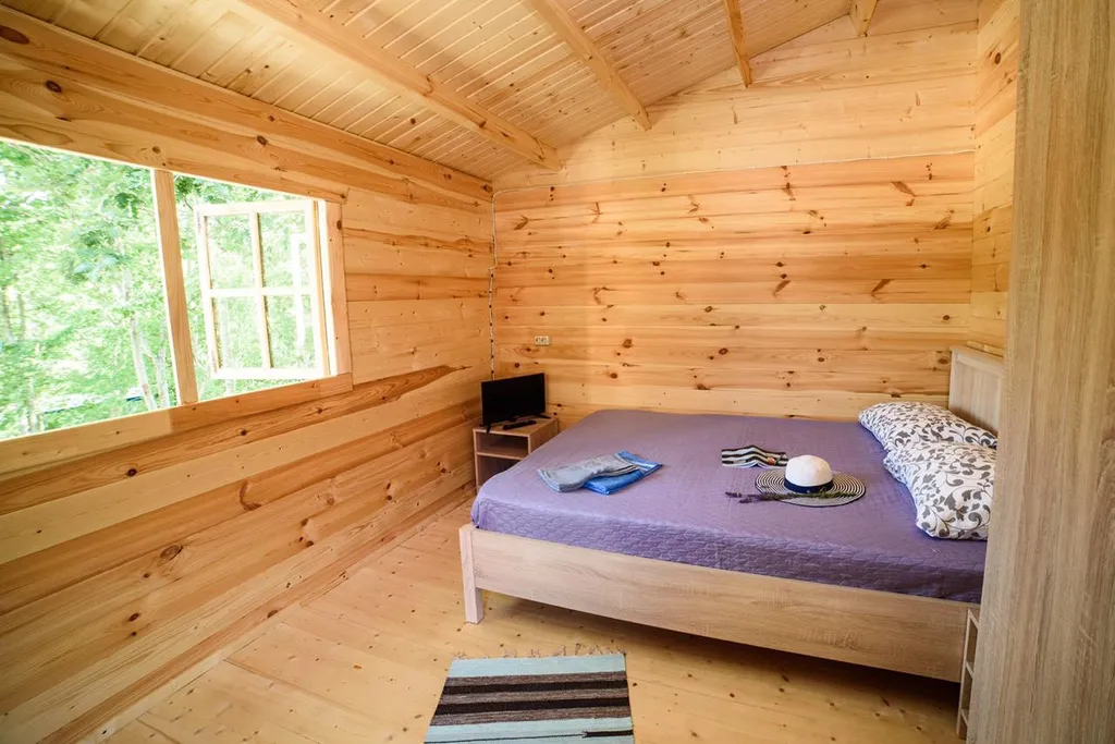 Коттедж рядом с бассейном на 4-8 человек