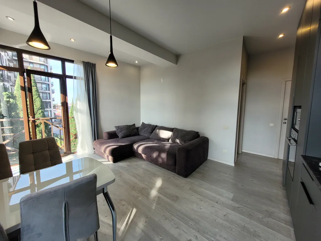 Квартира с панорамными окнами в 5 минутах до моря