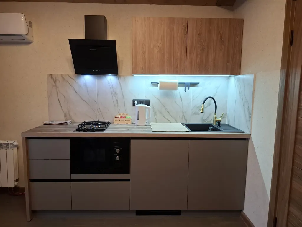 Коттедж в лесу у пруда