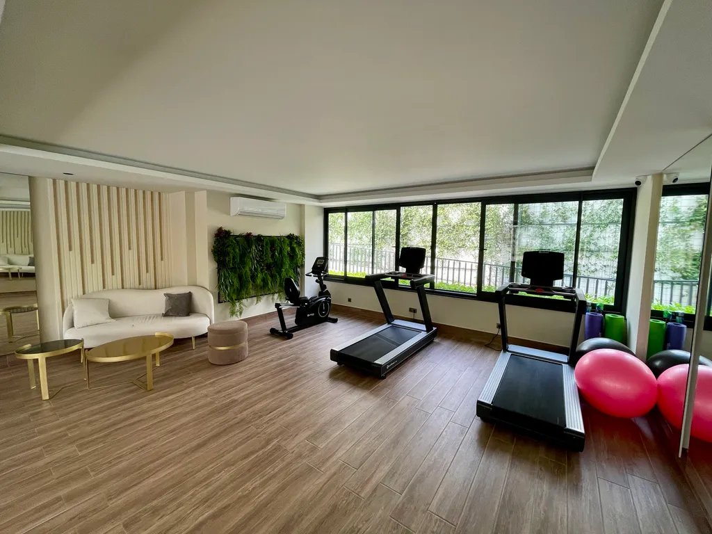 Luxury Flat 300m to the Beach