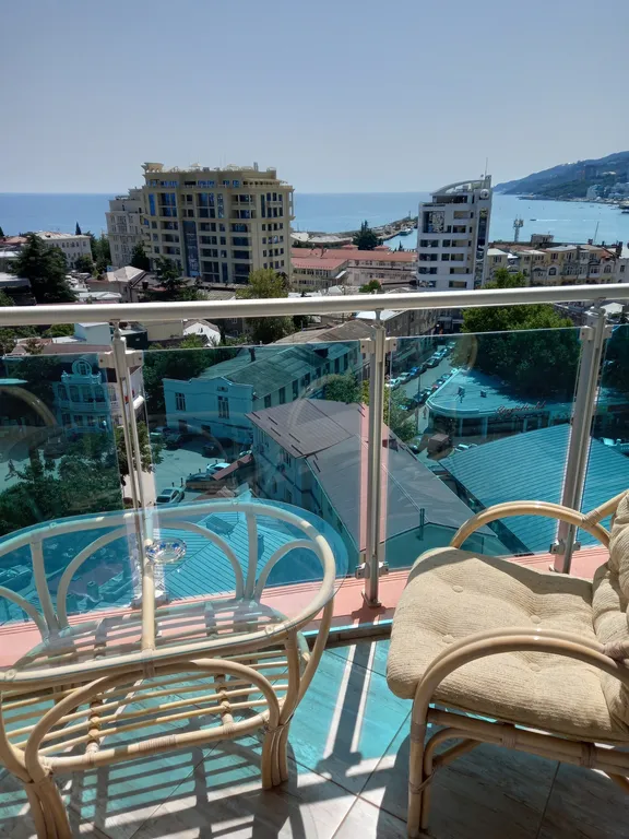 Шикарная квартира с видом на море — аренда посуточно в Ялта