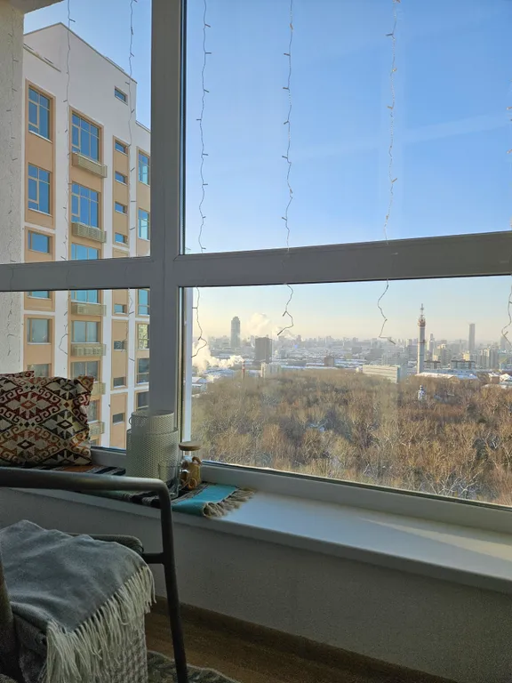 Новая квартира с 3 спальнями, видом на центр города и шикарные закаты — аренда посуточно в Екатеринбург