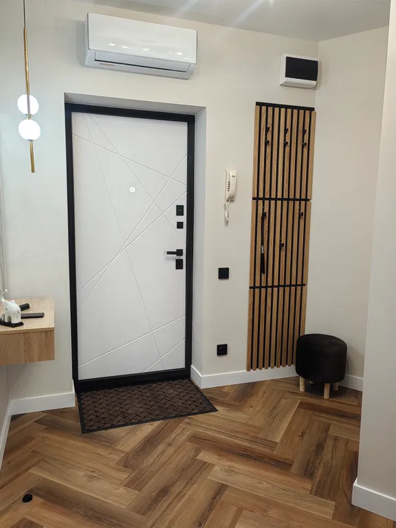 Двухкомнатная студия на берегу реки Обь