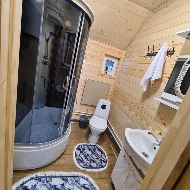 Большой коттедж