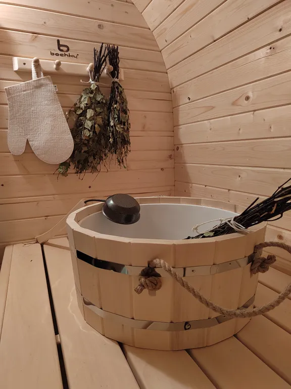 Загородный дом со своей территорией и баней