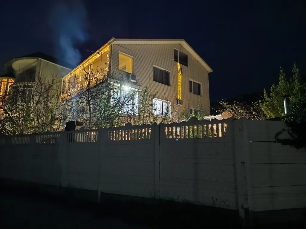 Дом с бассейном и баней