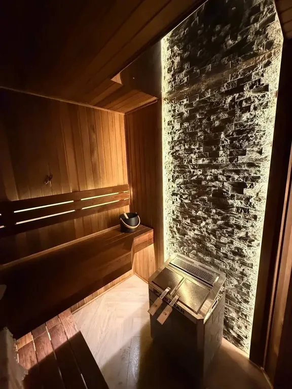 Премиальный дом с видом на лес и пруд в поселке года Ели estate