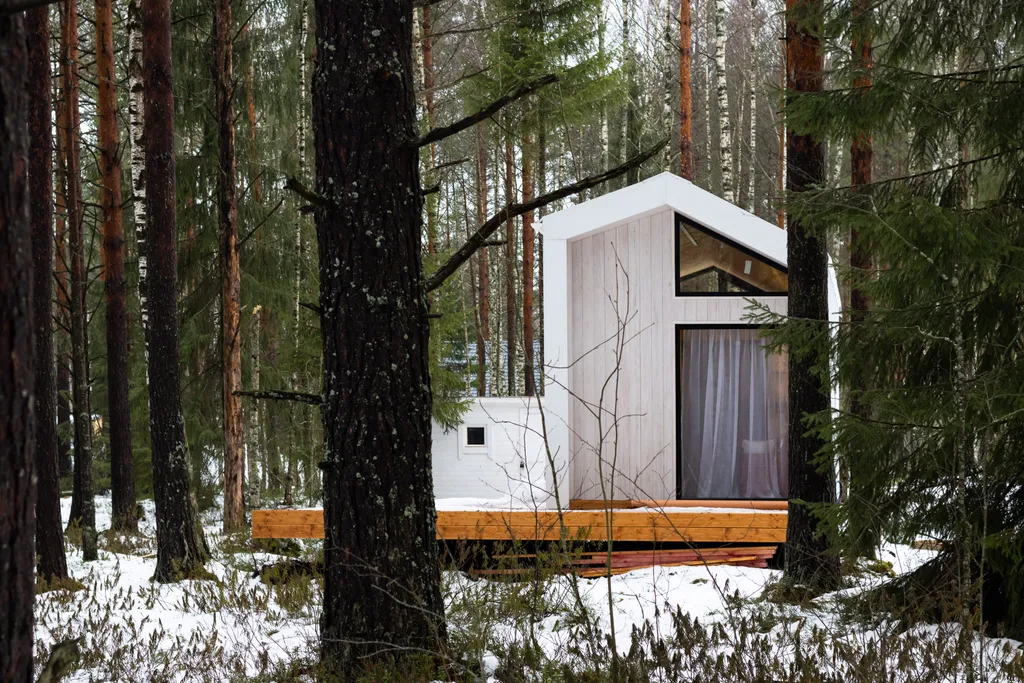 Прекрасный белый домик в Раздолье