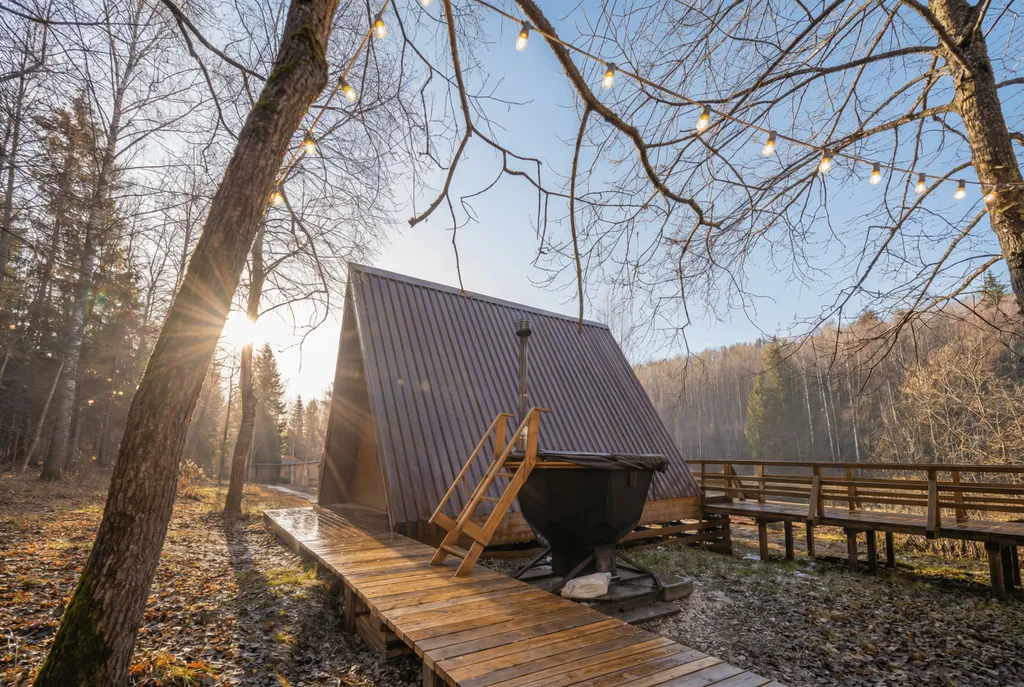 Уютный домик на берегу реки Косьва