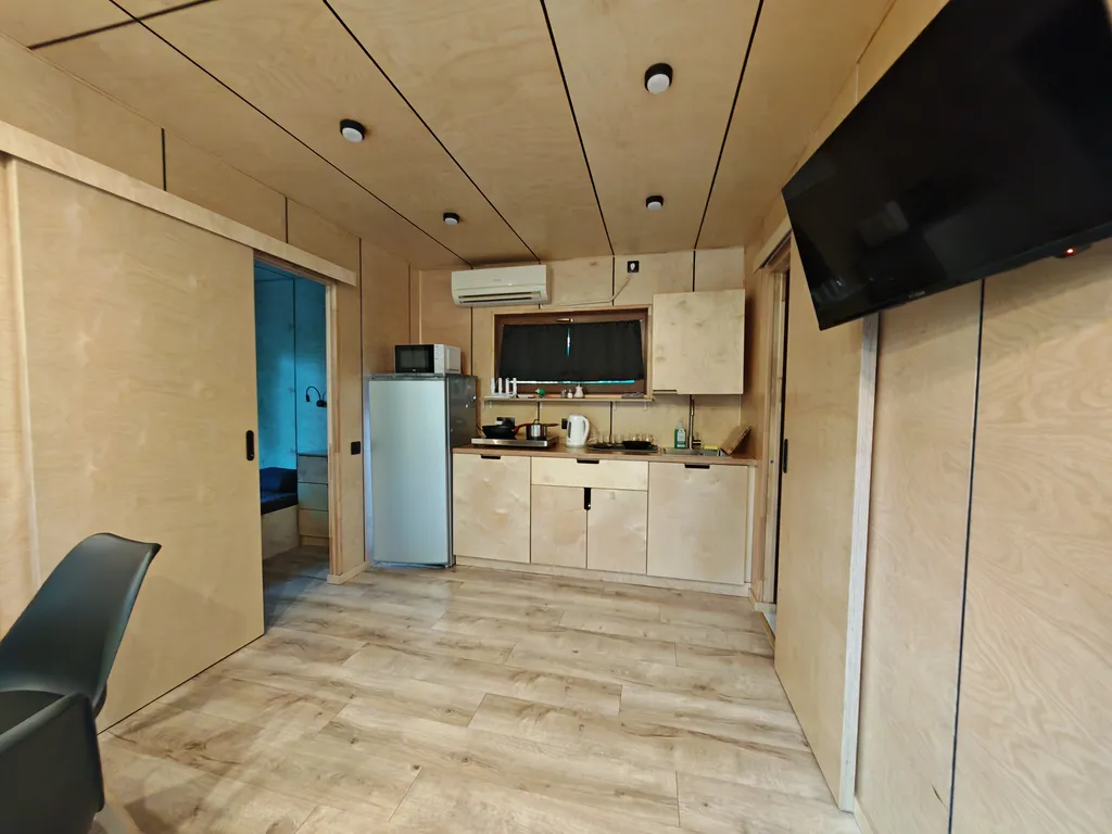 Дом Secret Garden с купелью и панорамными окнами