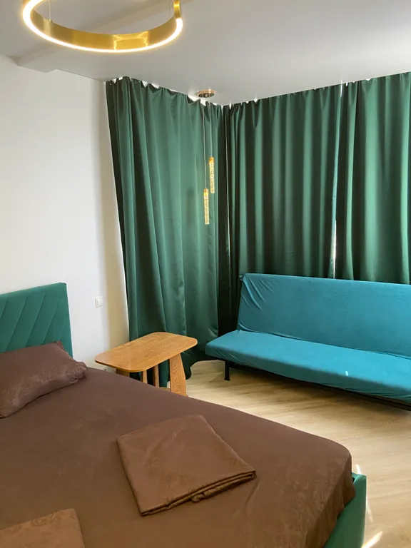 Дизайнерская евродвушка с парящей кроватью