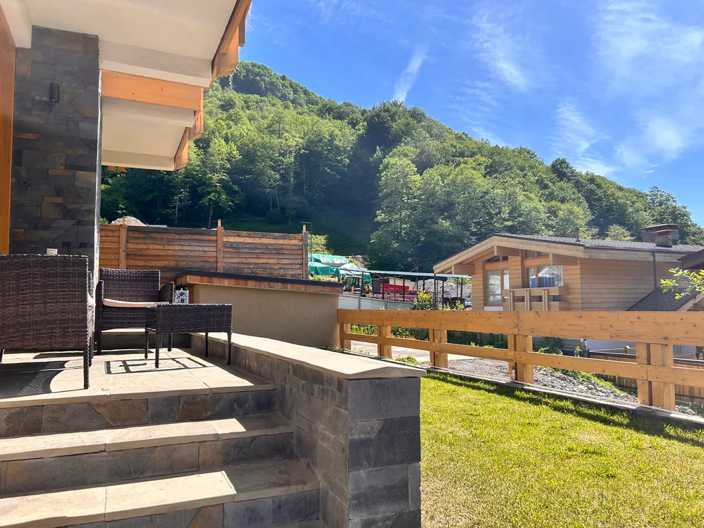 Шале с бассейном