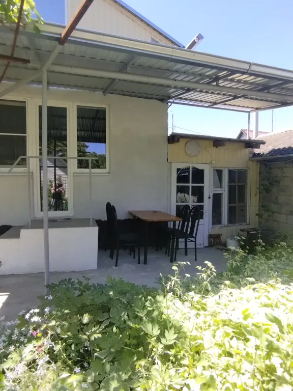 Дом около озера