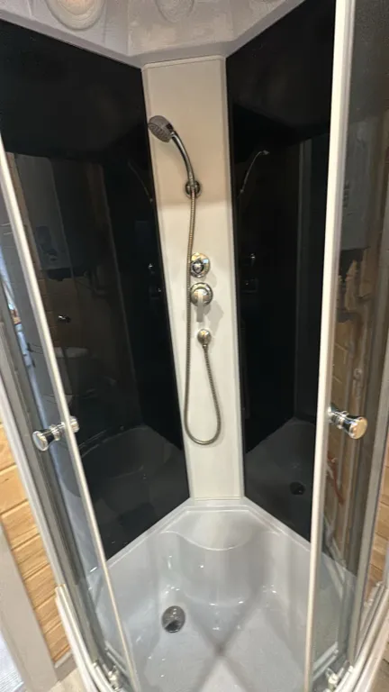 Глемпинг с баней и бассейном