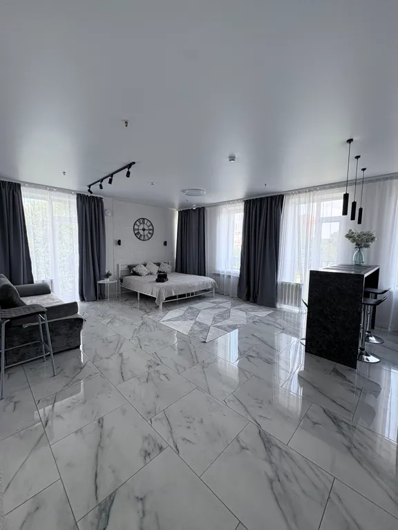 Просторные апартаменты на набережной