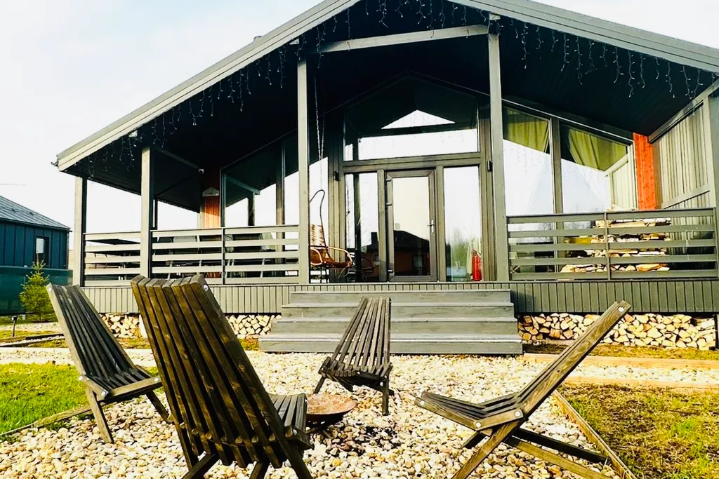 Коттедж Уютный дом с панорамными окнами для лучшего отдыха — Глазово