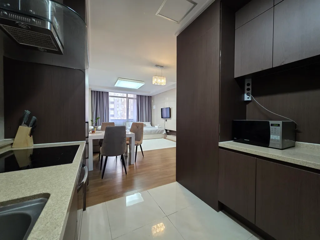 2-комнатная квартира возле Посольства США