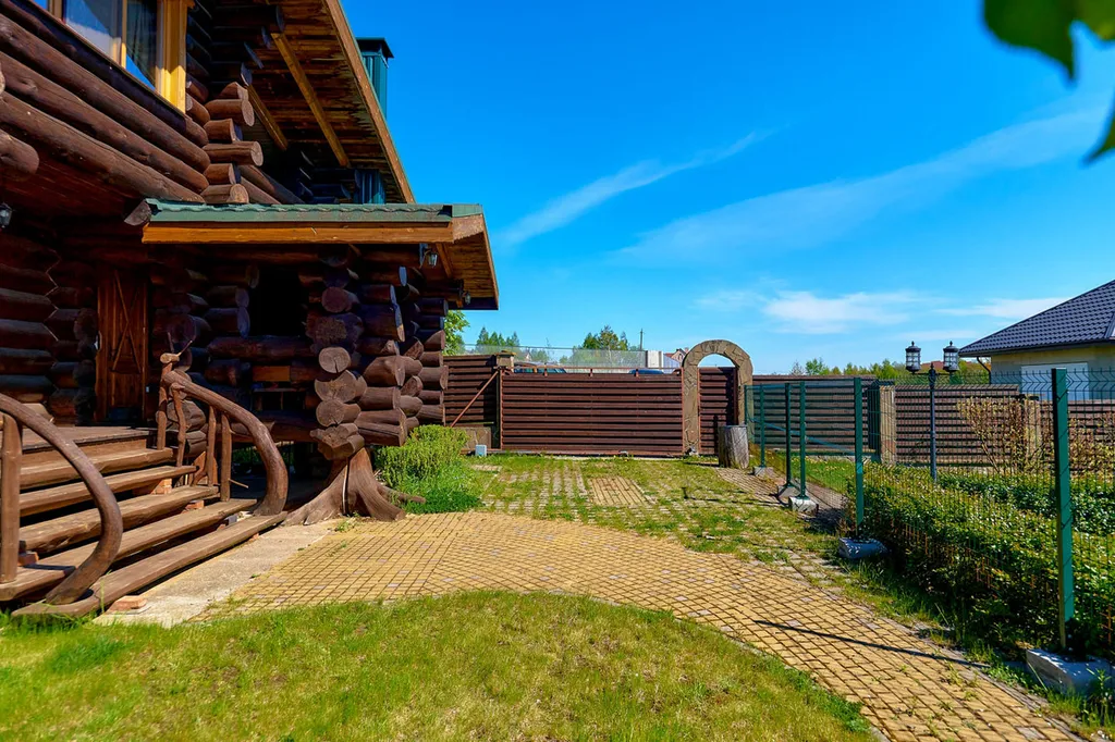 Шале с баней бассейном и видом на озеро