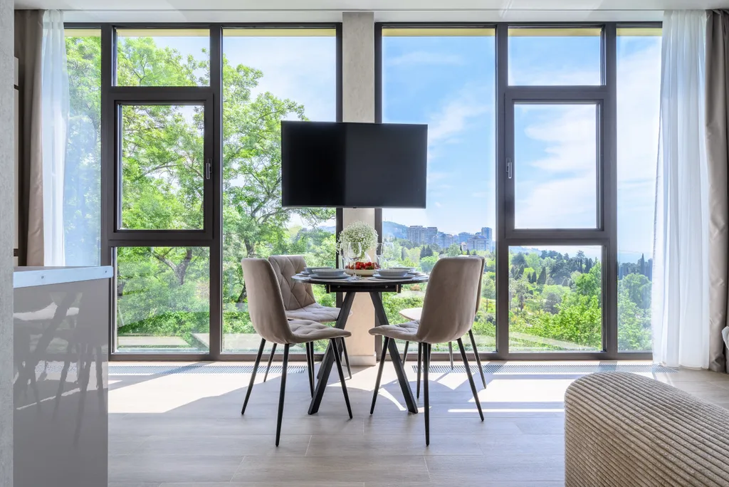 Двухкомнатные апартаменты с панорамным видом в центре