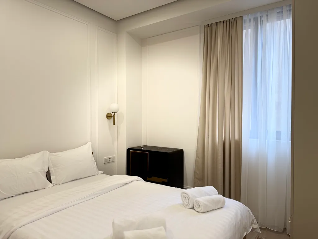 Дизайнерские апартаменты в центре города с 2-мя спальнями