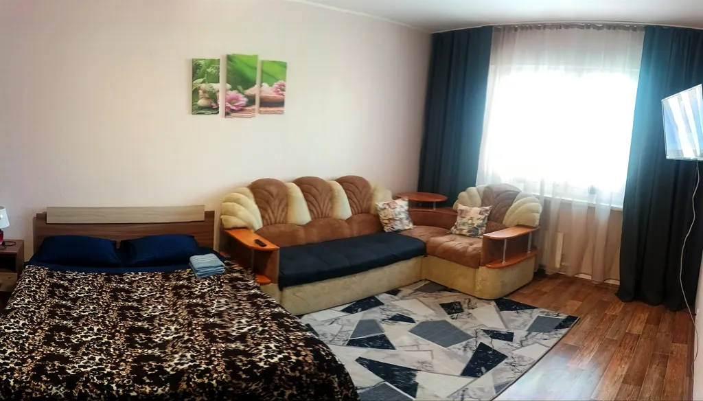 Уютная однокомнатная квартира район ТРЦ Аура — аренда посуточно в Сургут