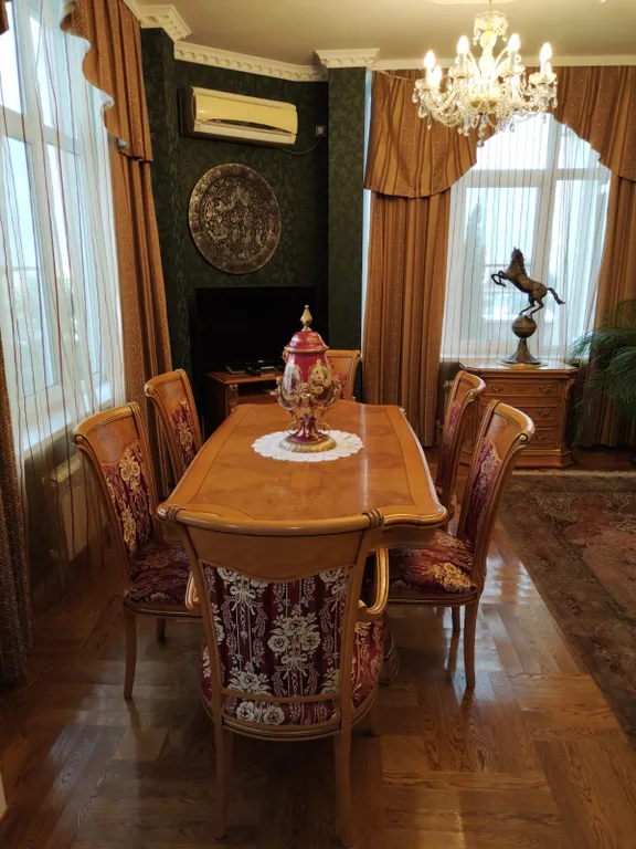 Большой пентхаус с бассейном