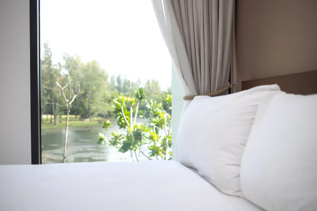 Три спальни с видом на море и озеро