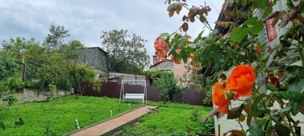 Тихий Домик с видом на горы