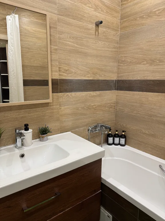 Рады видеть вас в нашей уютной , светлой квартире в Изумрудных Холмах