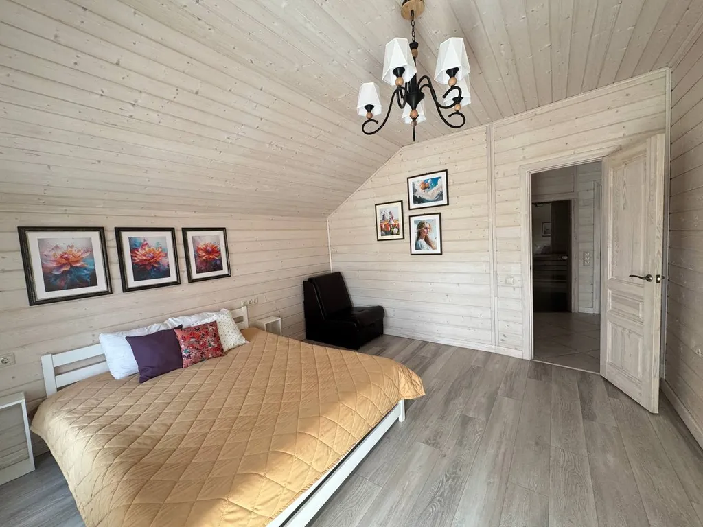 Дом с сауной на краю леса