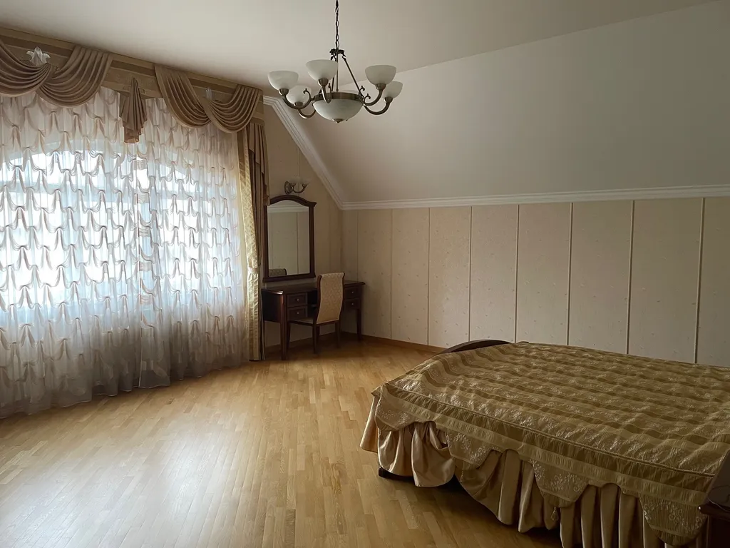 Красивый дом с баней и бассейном