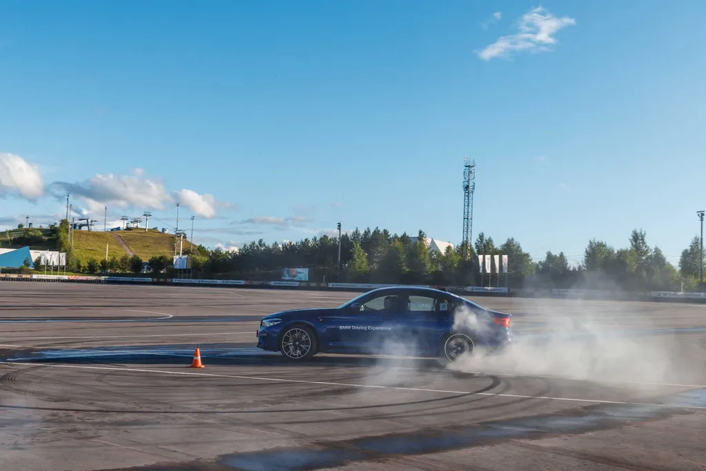 Коттедж Новый дом с сауной и детской/спортивной площадкой — Капорки