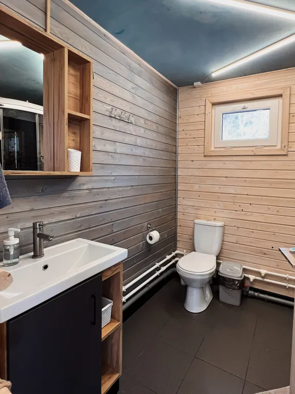 Коттедж Семейный коттедж на берегу реки Лава — Ручьи