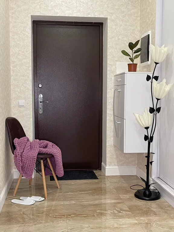 Квартира Уютная двухкомнатная квартира — Мирное