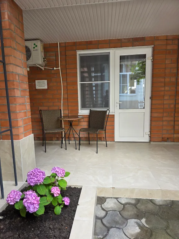 Квартира Квартира Пальма трёхместный комфортный номер с кроватями twin/dbl и одноместным диваном — Геленджик