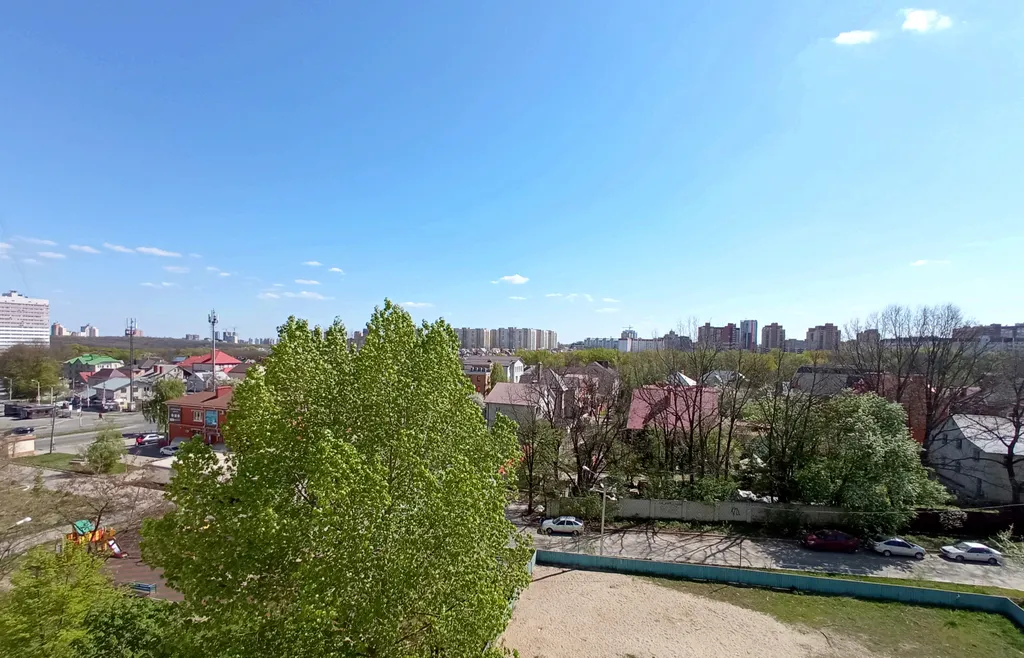 Светлая квартира с красивым видом за окнами