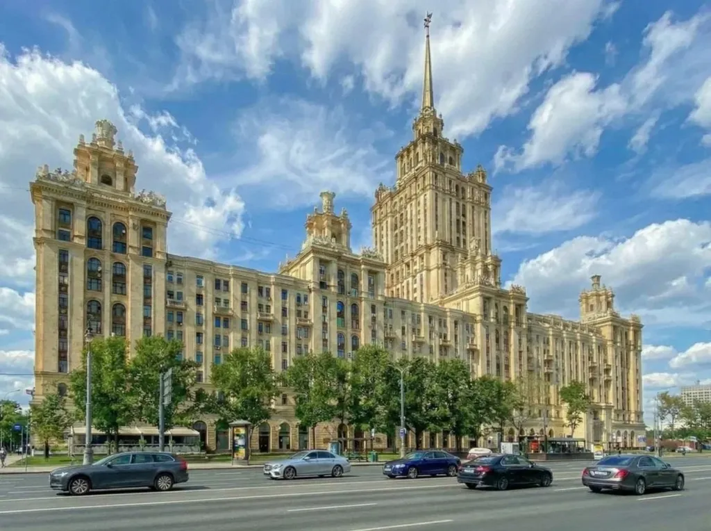 Квартира Уникальные апартаменты в легендарном здании — Москва