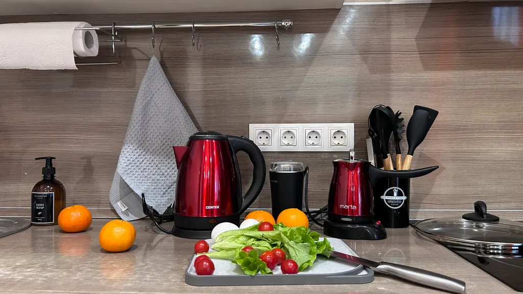 Уютный уголок для путешественников с видом на реку Волга