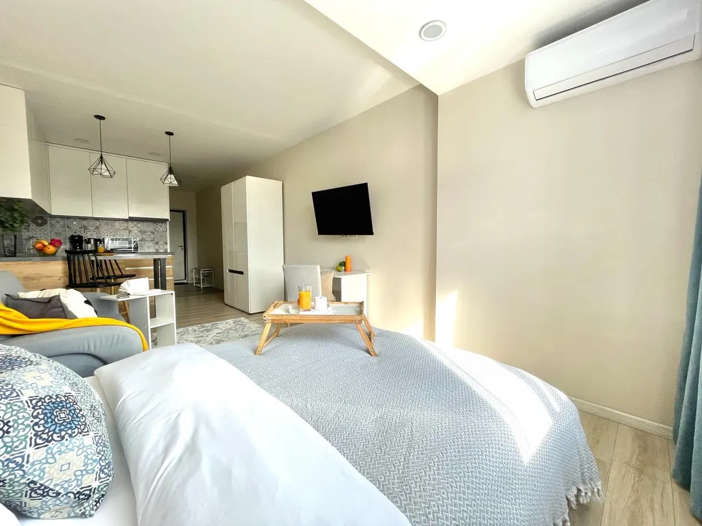 Студия День и Ночь с видом на горы