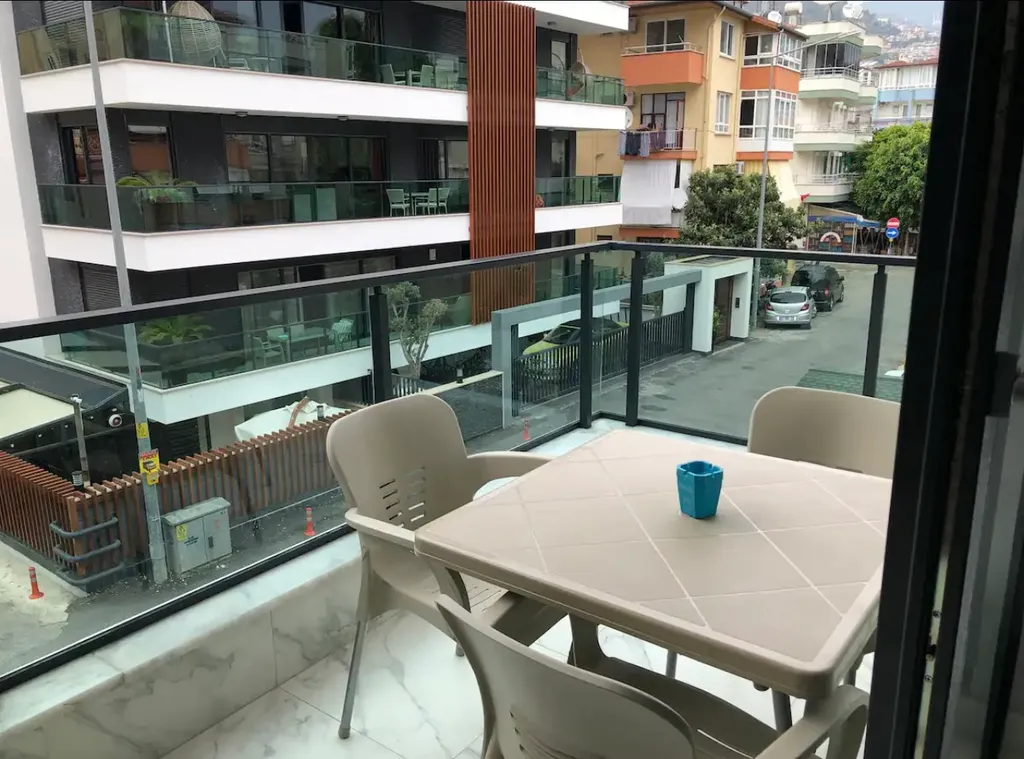 Alanya centre Kleopatra beach 100m to the sea