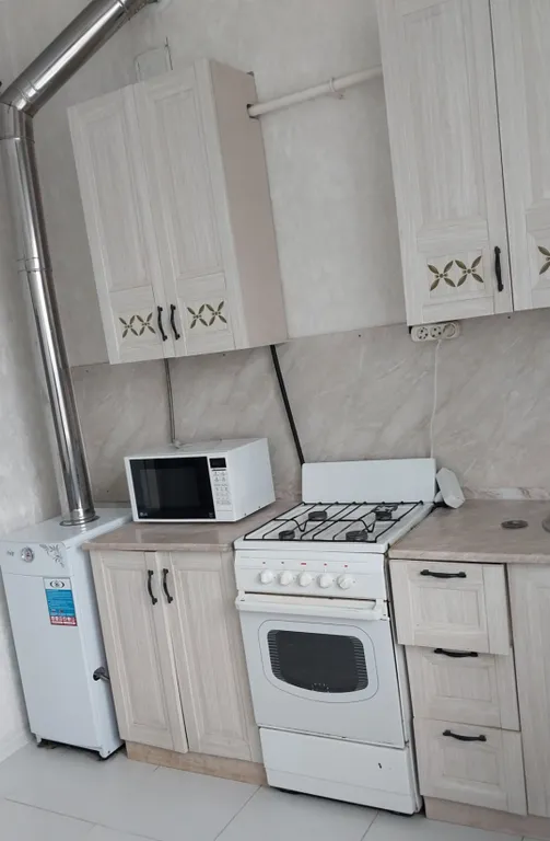 Однокомнатная квартира возле Ледового дворца. Рядом район ЗВТ.