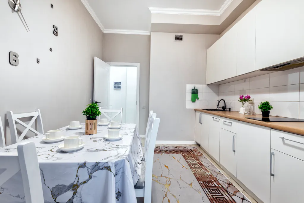 Шикарная просторная двухкомнатная квартира в сердце левого берега