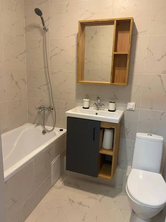 Новейшая, чистая и красивая студия в центре