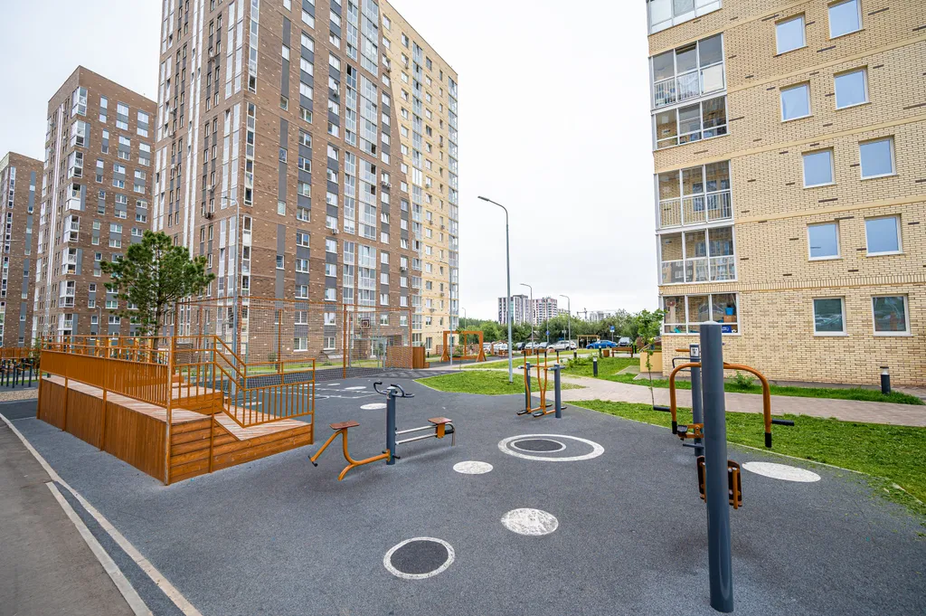 Студия c вау-эффектом в центре с панopaмным балконoм