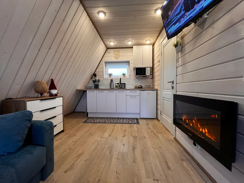 Домик в стиле А-фрейм на озере Волго