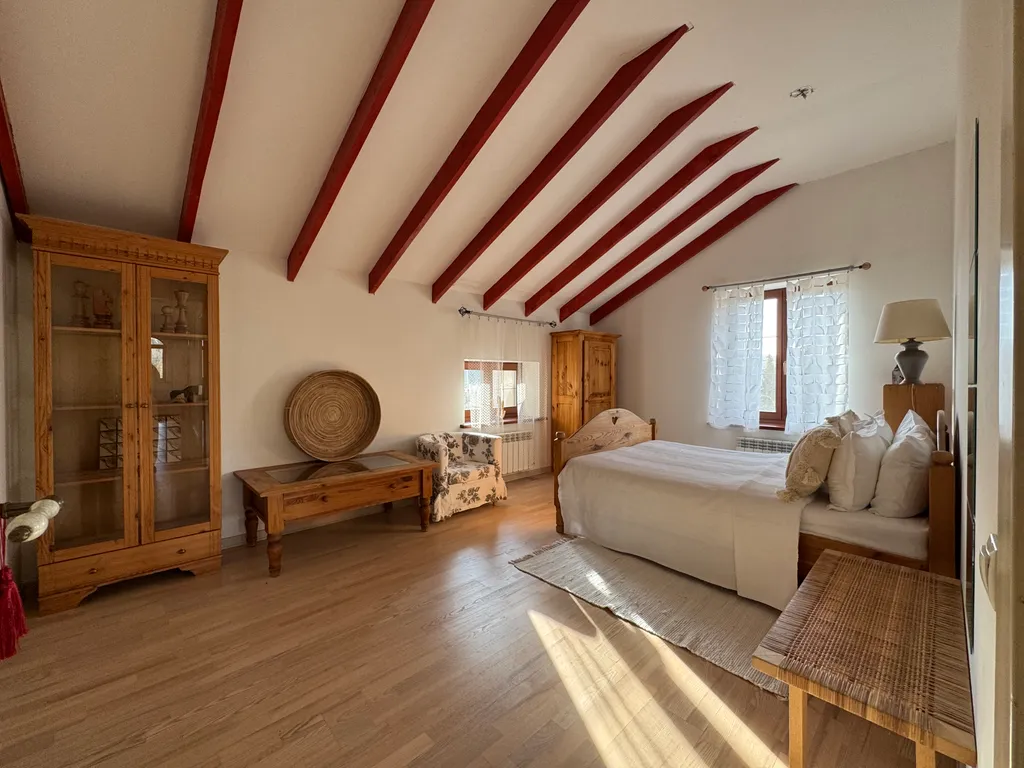 Вилла с бассейном